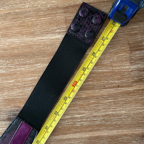 White House black market leather and elastic wide belt with snap closure - Picture 7 of 7